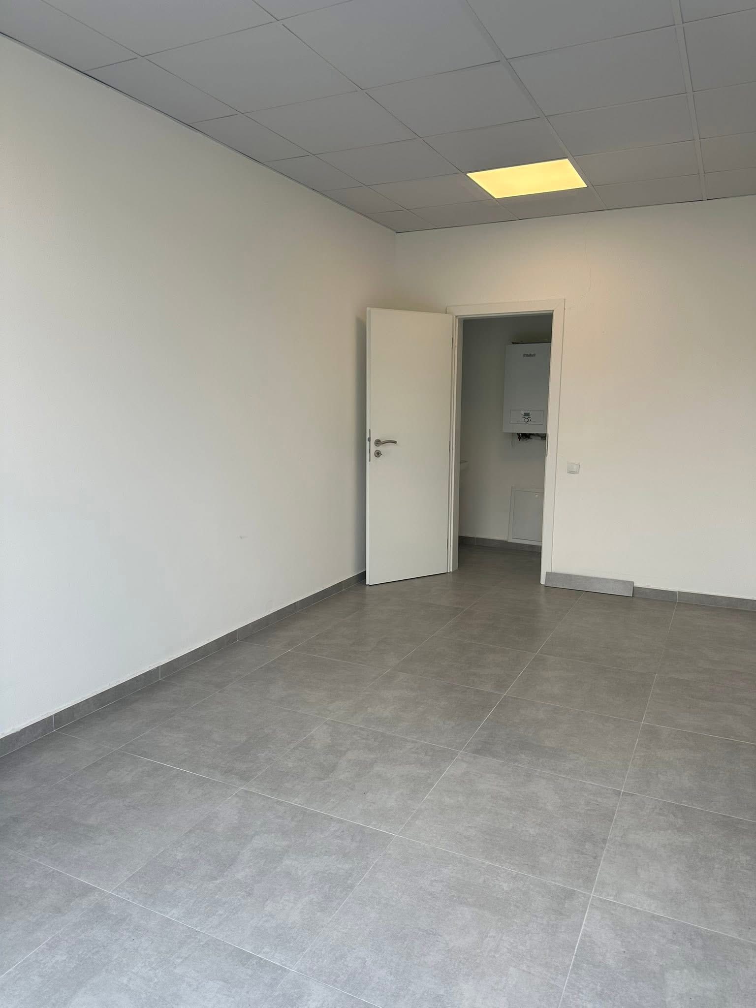 Local comercial en venta en Veternik