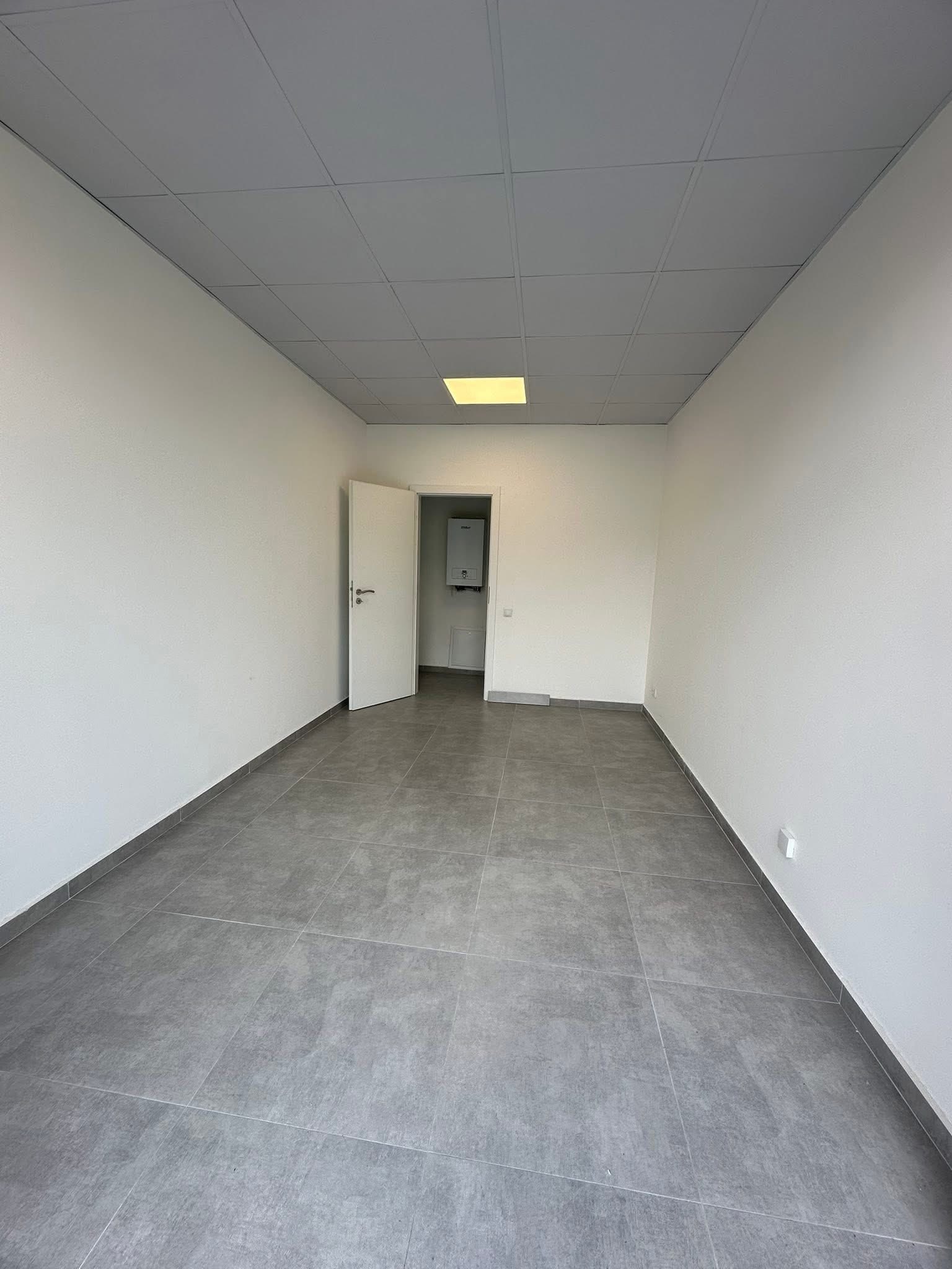 Local comercial en venta en Veternik
