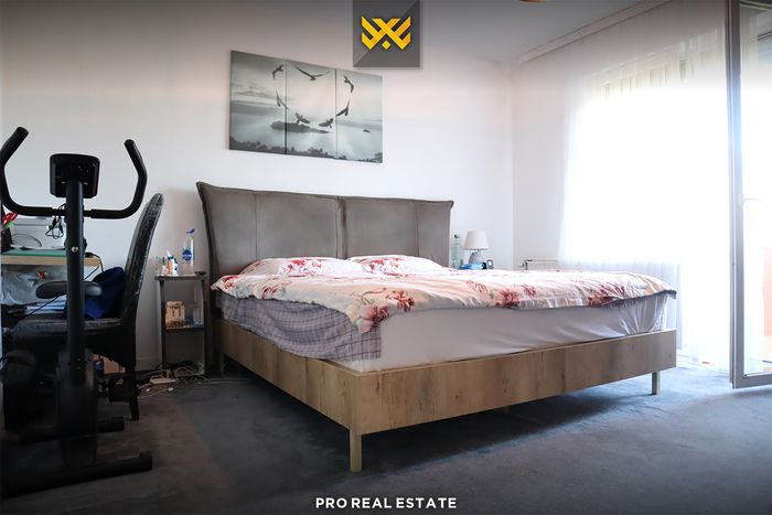 Maison de 296m² à vendre à uglarë