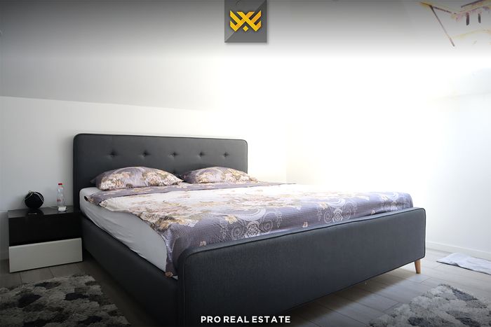 Maison de 296m² à vendre à uglarë