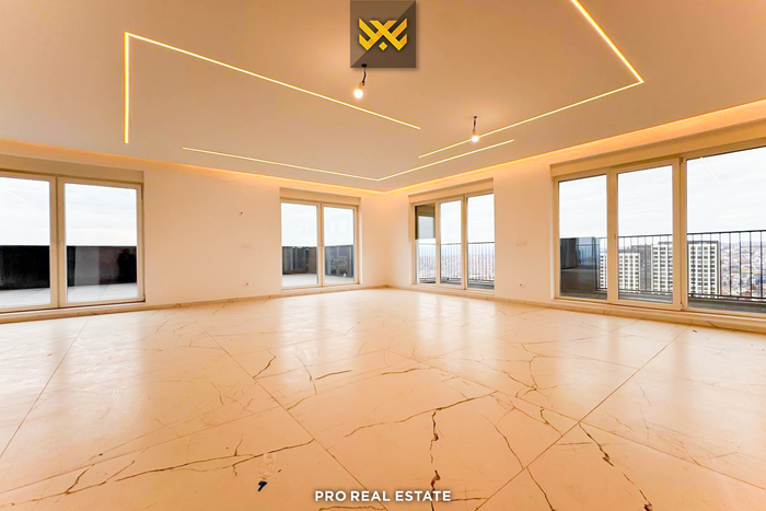Banesë / penthouse 200m² + 100m² për #shitje në bregun e diellit