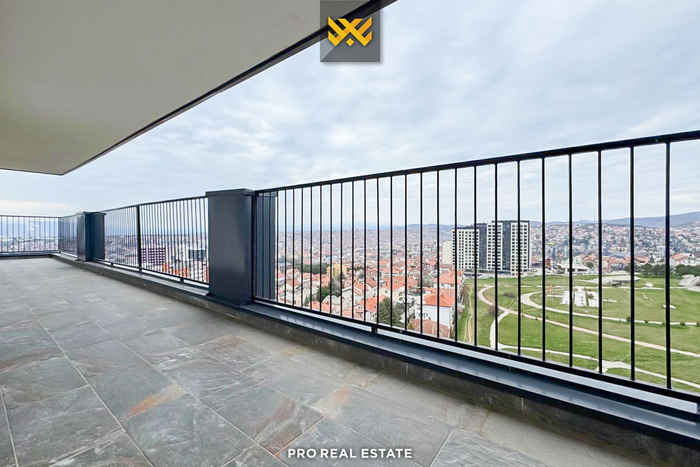 Banesë / penthouse 200m² + 100m² për #shitje në bregun e diellit