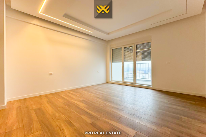 Banesë / penthouse 200m² + 100m² për #shitje në bregun e diellit
