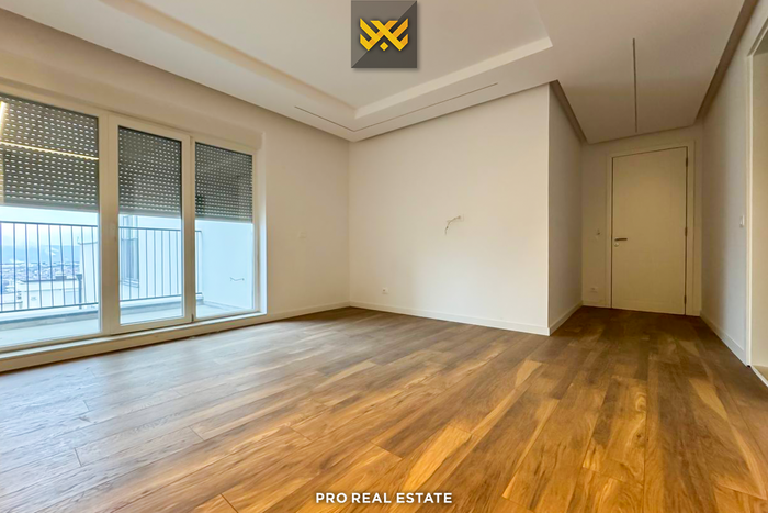 Banesë / penthouse 200m² + 100m² për #shitje në bregun e diellit
