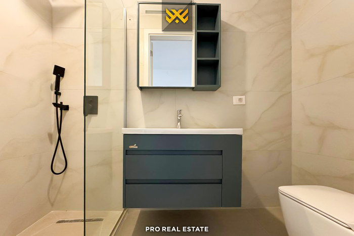 Banesë / penthouse 200m² + 100m² për #shitje në bregun e diellit