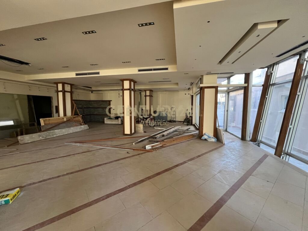 Vendido bar restaurante no hotel palace na praia de durres! (2)