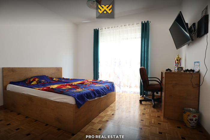 Casa di 200m² in vendita a gërmi
