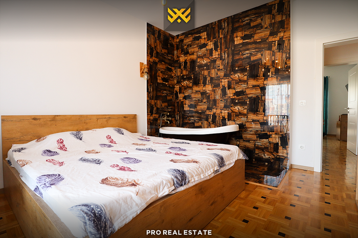 Casa di 200m² in vendita a gërmi