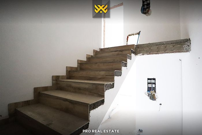 Banesë 160m² me #qira në dragodan.