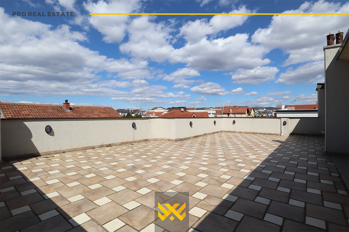 Shtëpi 633m² në #shitje në Veternik.