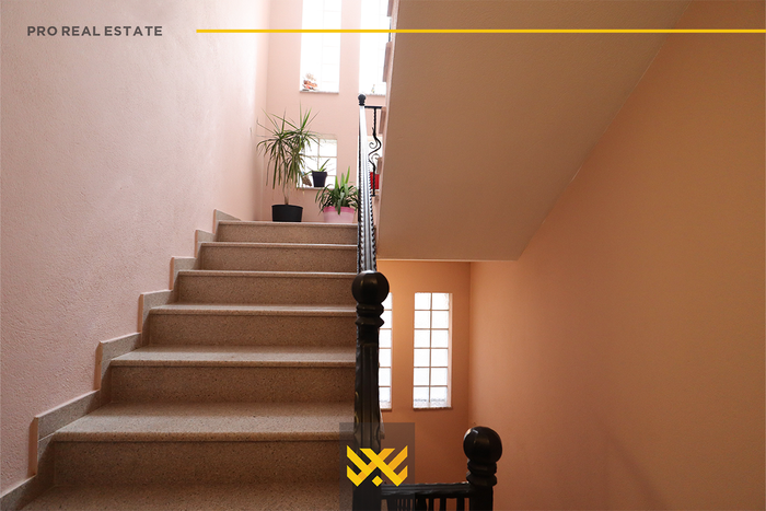 Shtëpi 633m² në #shitje në Veternik.