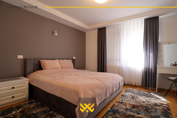 Shtëpi 633m² në #shitje në Veternik.