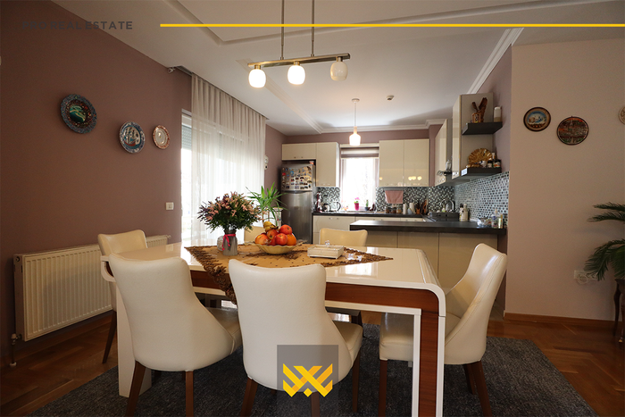Shtëpi 633m² në #shitje në Veternik.