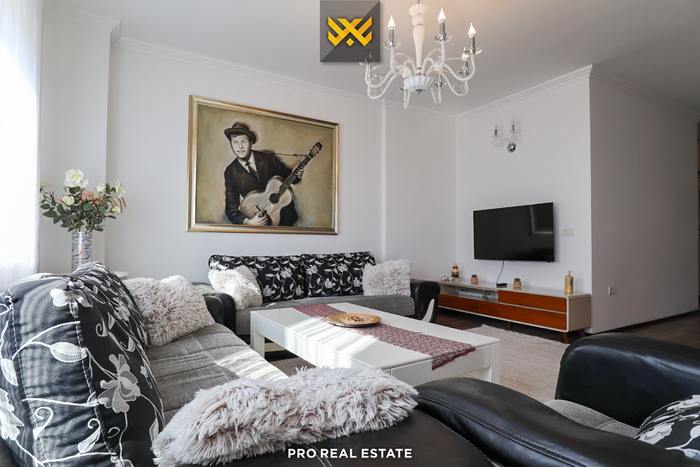 Banesë penthouse 140m² + 160m² me #qira te Mati 1