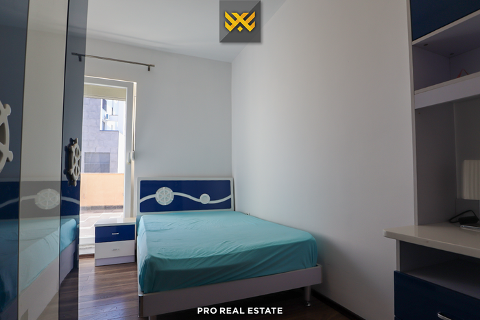 Banesë penthouse 140m² + 160m² me #qira te Mati 1