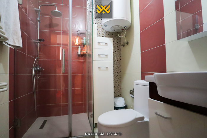 Banesë penthouse 140m² + 160m² me #qira te Mati 1