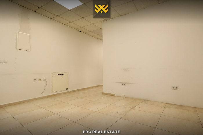 Lokal 85m² me #qira te qendra e vjetër.