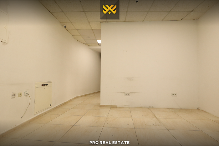 Lokal 85m² me #qira te qendra e vjetër.