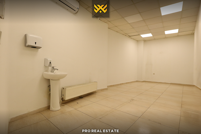 Lokal 85m² me #qira te qendra e vjetër.