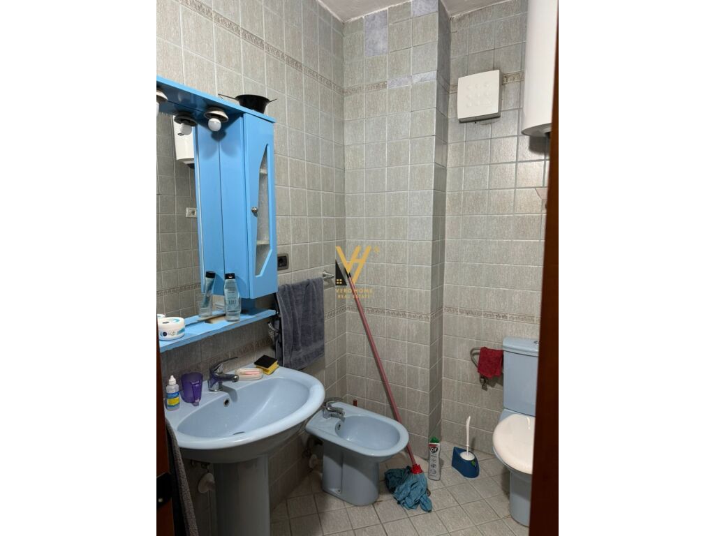 Jepet apartament 2+1+2+ballkon me qera te sheshi skenderbej 120 metra katror