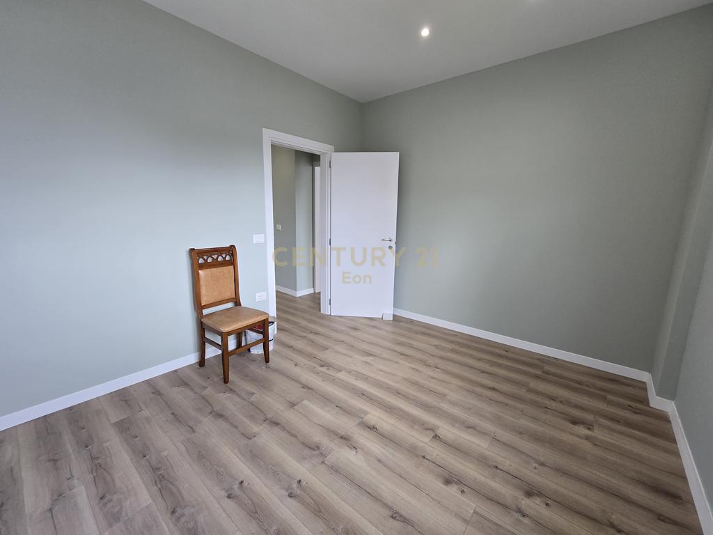 Piso 2+1 en venta con veranda en durres! (5)