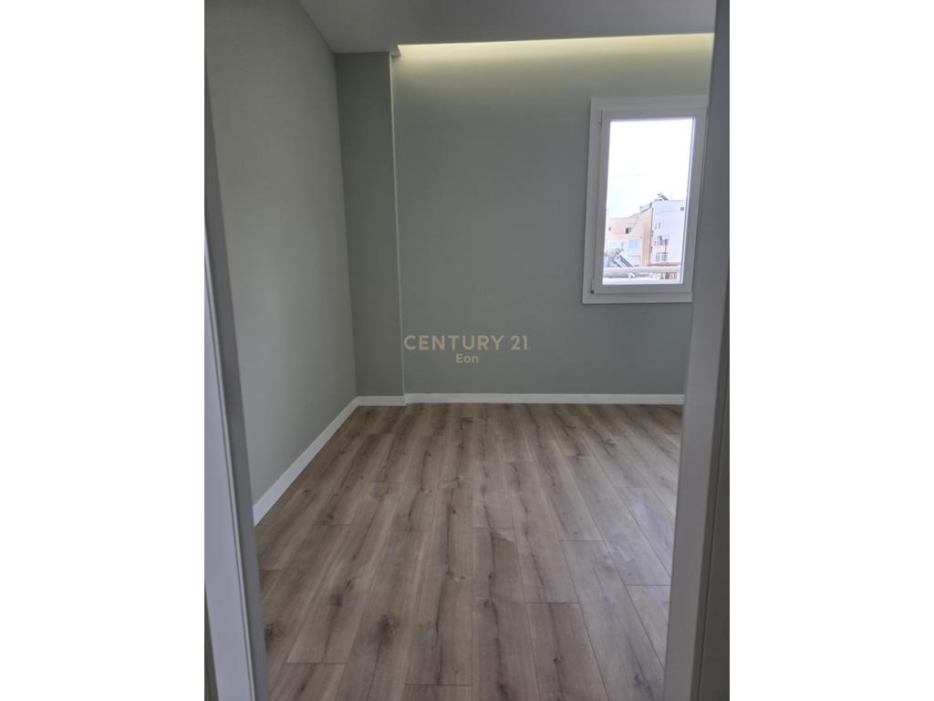 Piso 2+1 en venta con veranda en durres! (7)