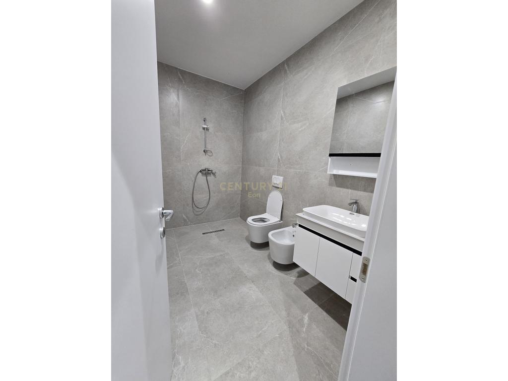 Piso 2+1 en venta con veranda en durres! (8)
