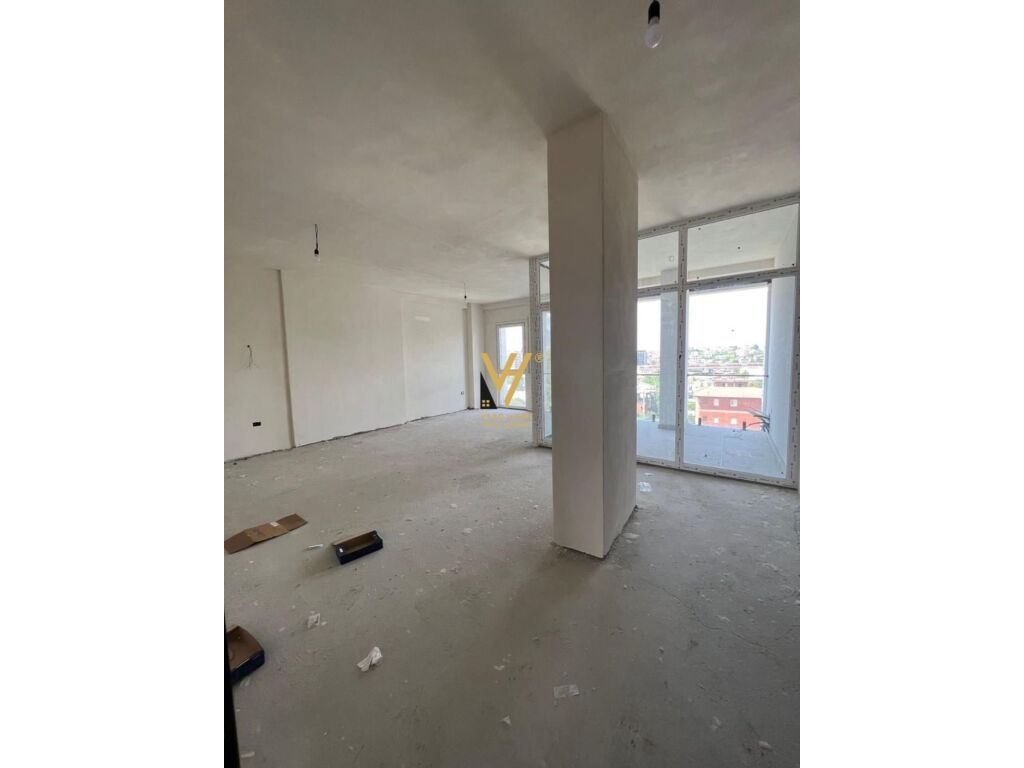 Appartamento in vendita 2+1+2+balcone su corso nuovo 119 metri quadrati