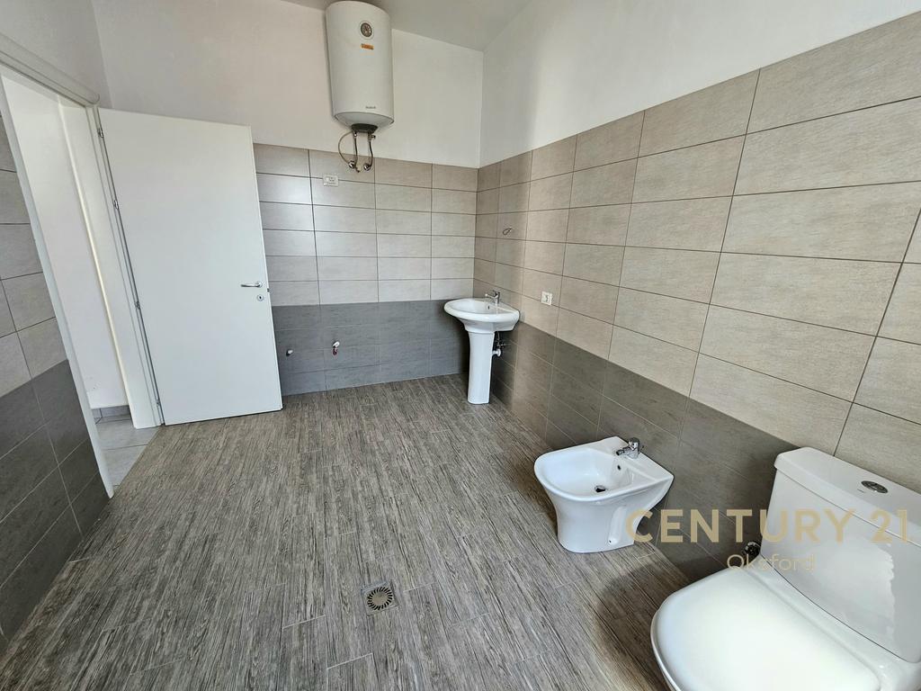 Villa mit 3 etagen in sukth, durres