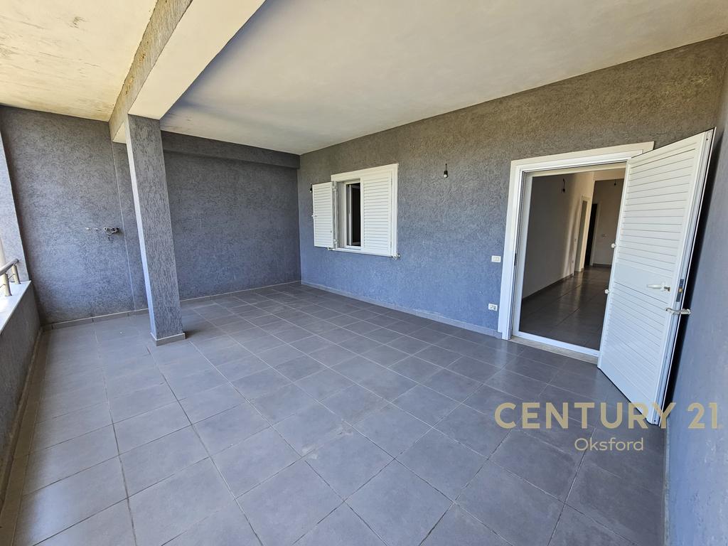 Villa mit 3 etagen in sukth, durres