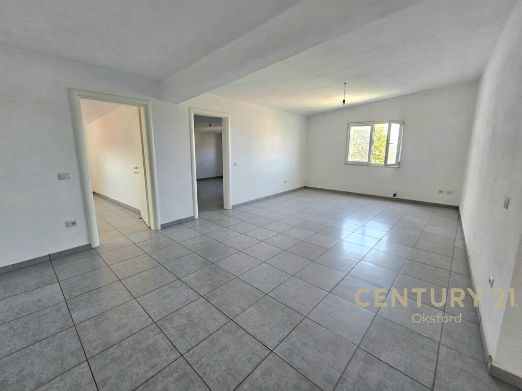 Villa mit 3 etagen in sukth, durres