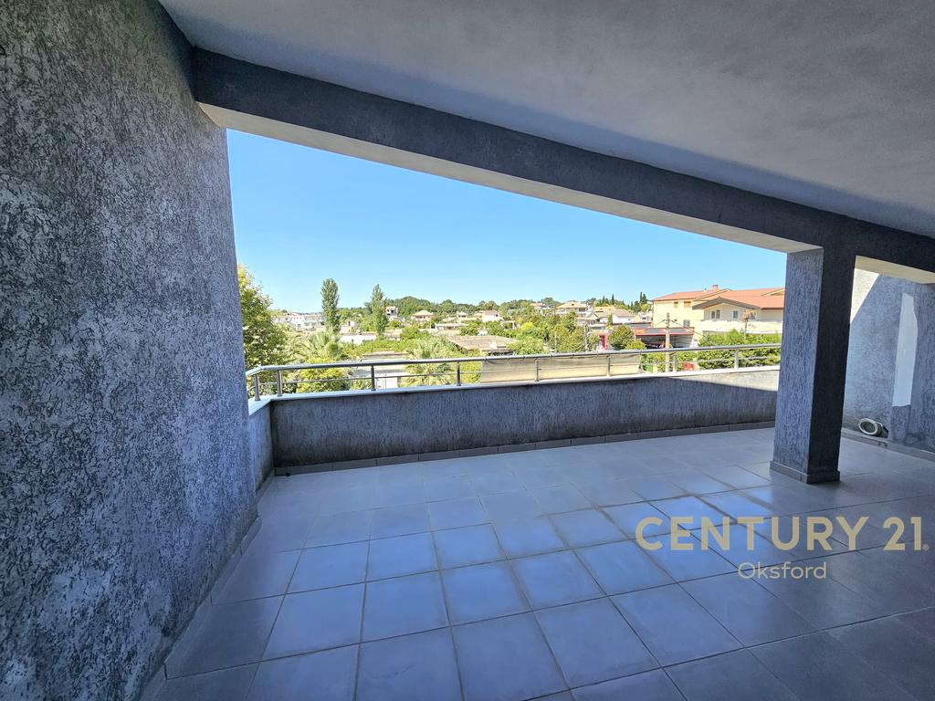 Villa mit 3 etagen in sukth, durres