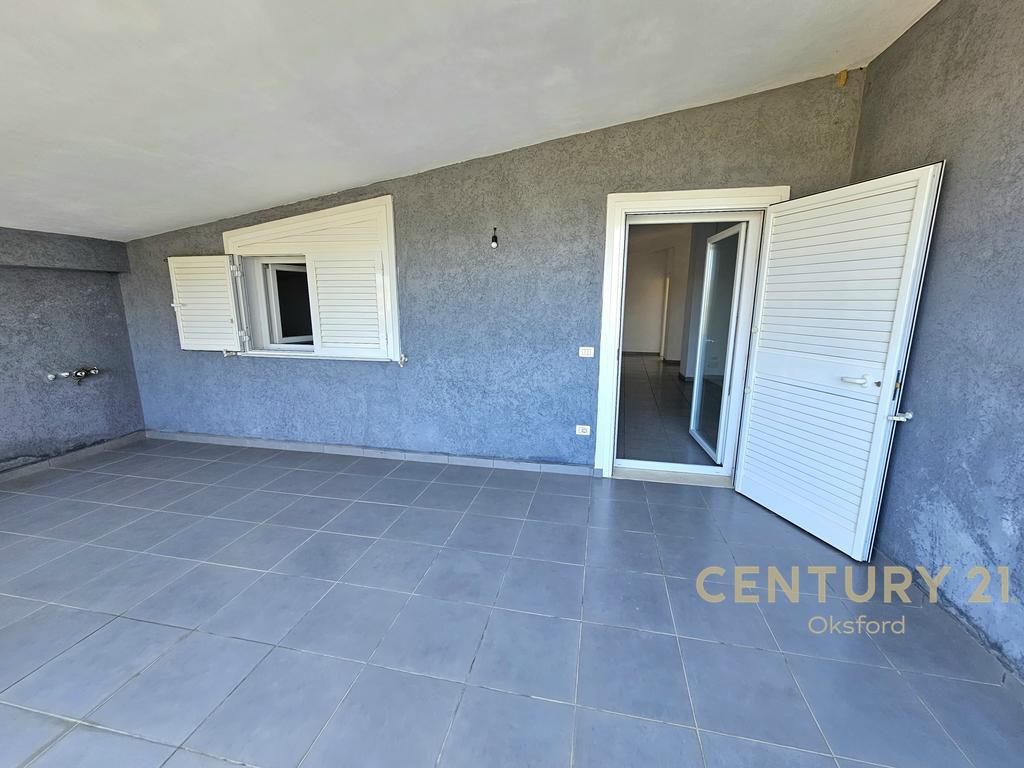 Villa mit 3 etagen in sukth, durres