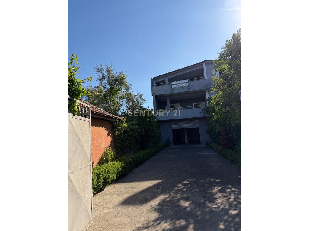 Villa mit 3 etagen in sukth, durres