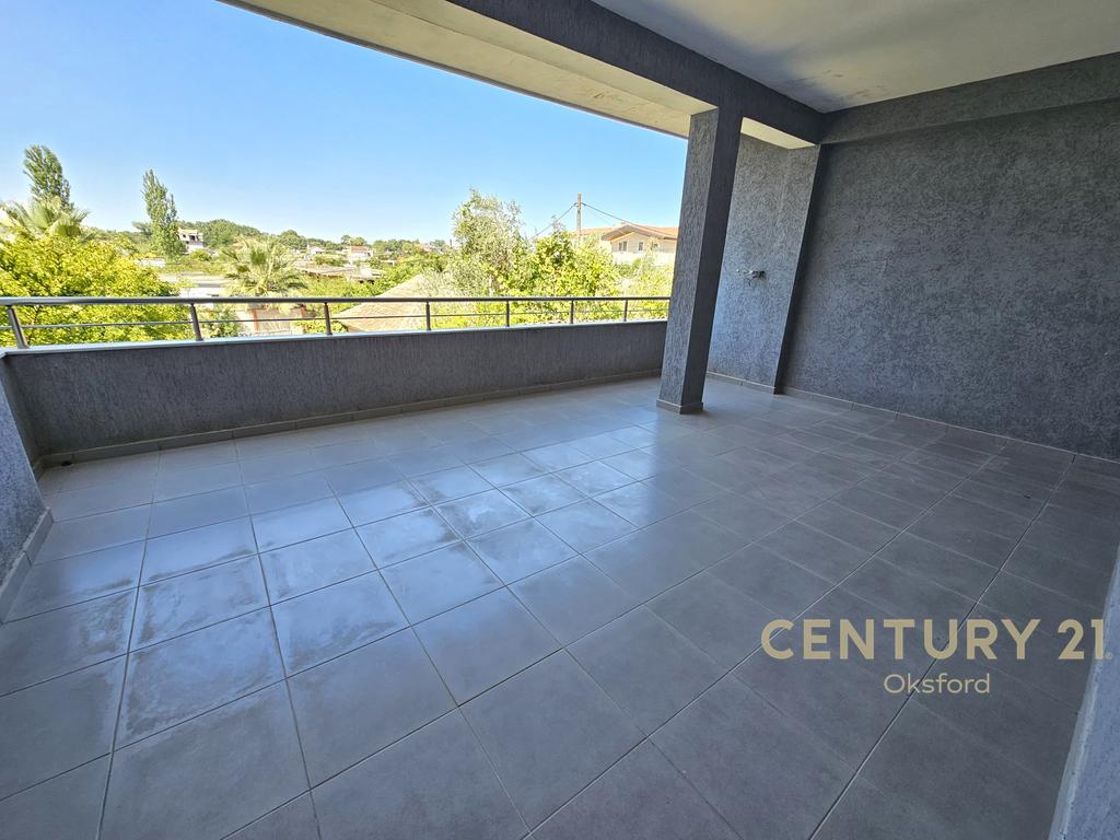 Villa mit 3 etagen in sukth, durres