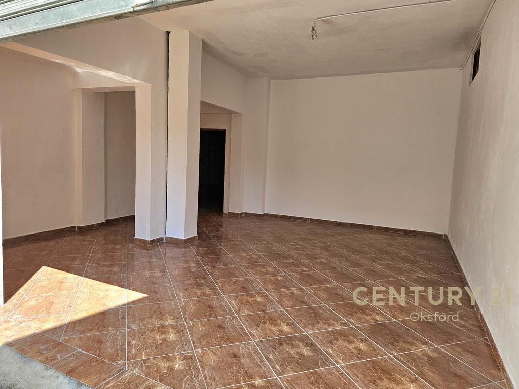 Villa mit 3 etagen in sukth, durres
