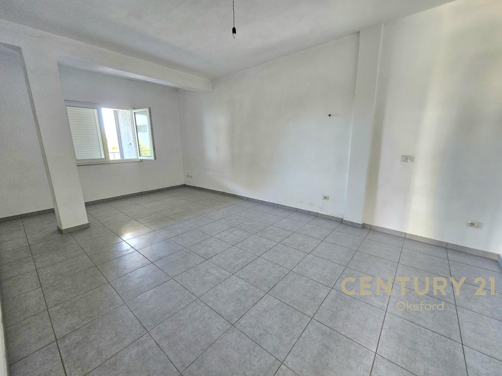 Villa mit 3 etagen in sukth, durres