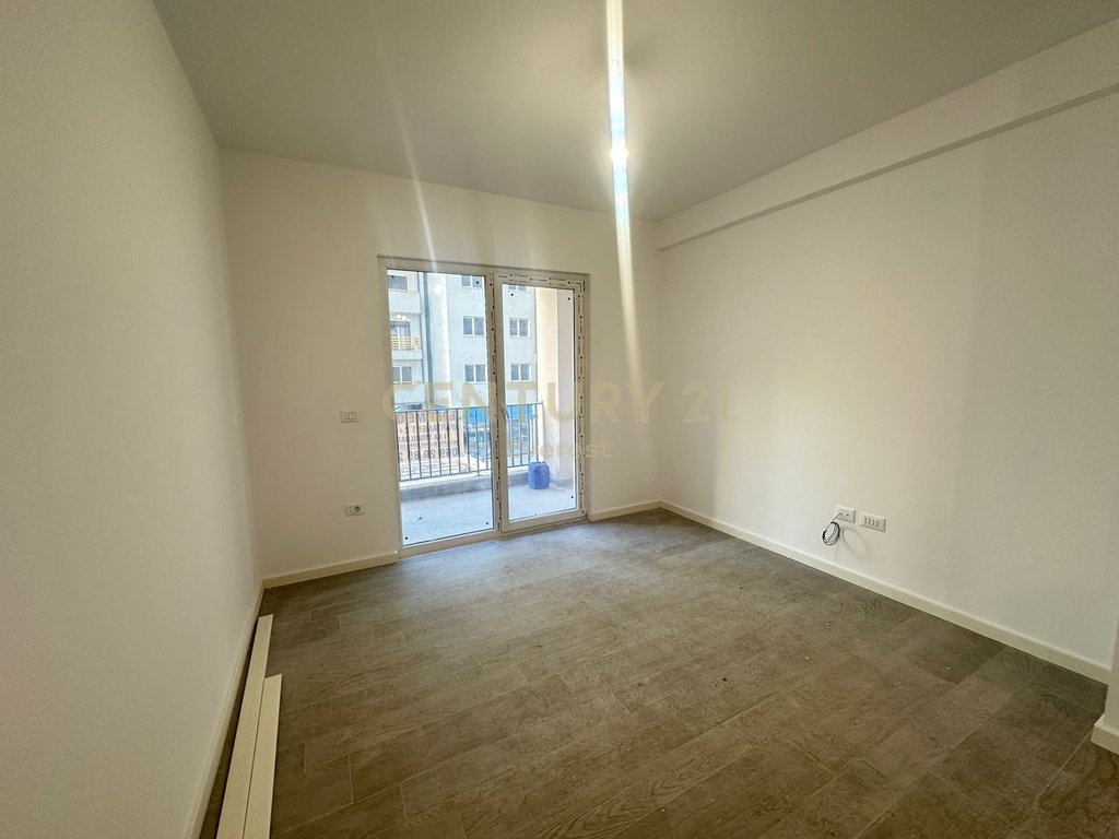 Commercial space for rent 2 floors in laprake, near raiffeisen bank