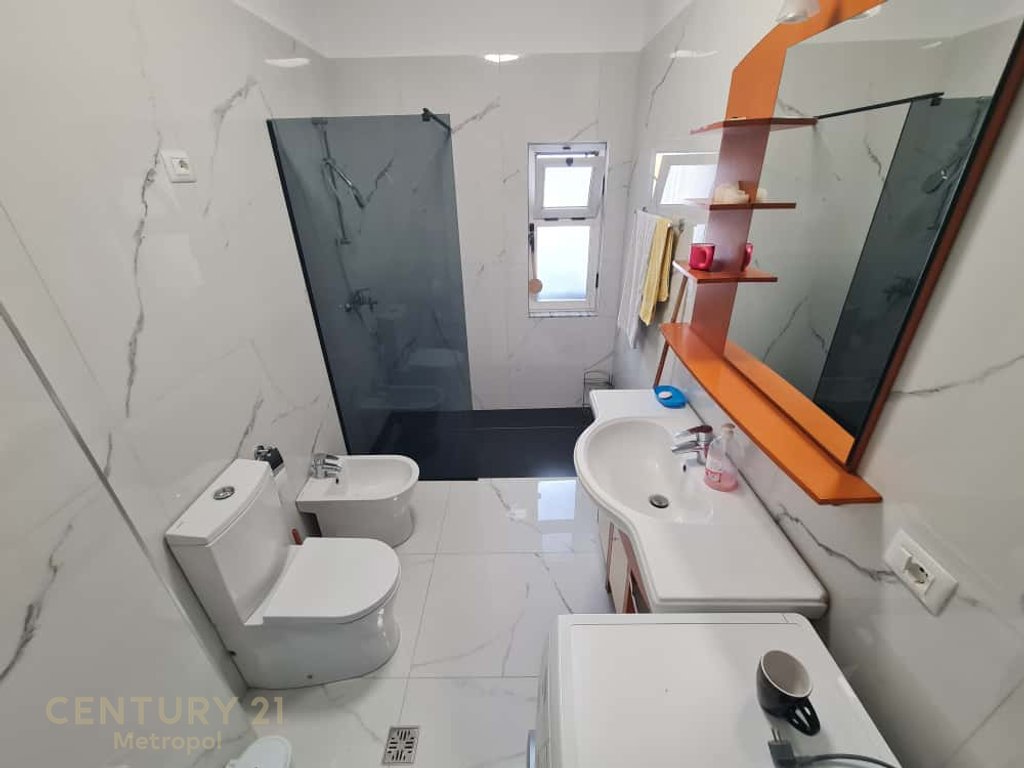 Apartamento 2+1 en alquiler en un bloque!
