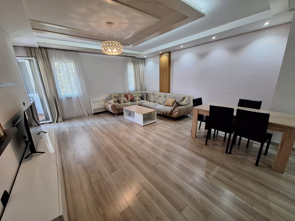 Apartamento 2+1 en alquiler en un bloque!