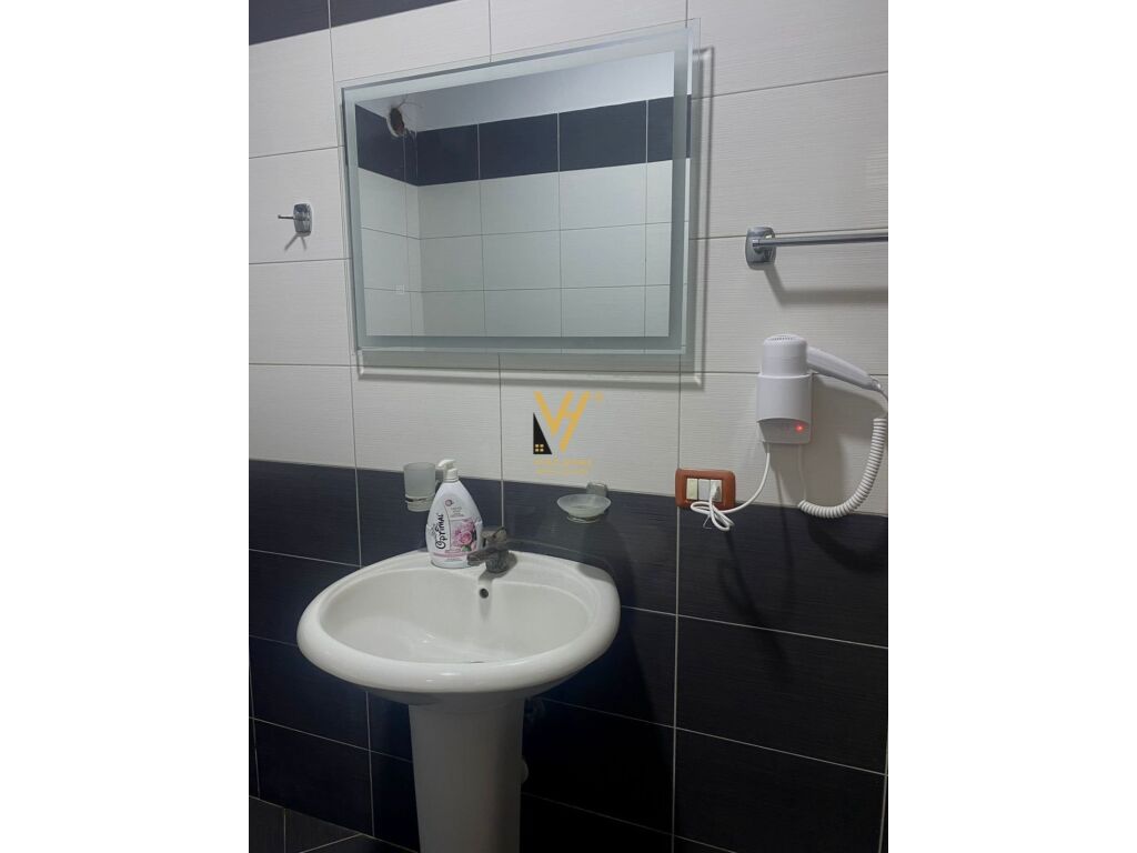 Appartement 2+1+balcon à louer à Yzberisht 65 mètres carrés