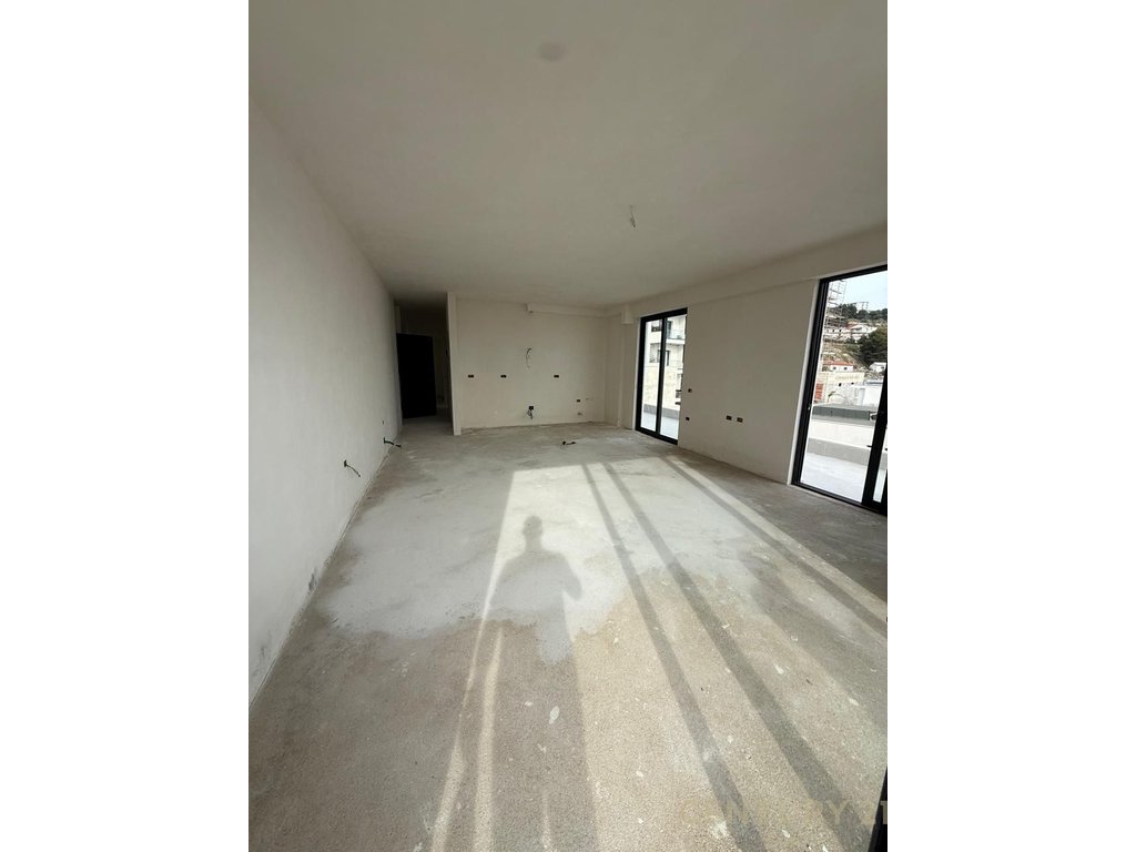 Saranda, penthouse no telhado 2+1+2 com vista aberta para o mar (7)
