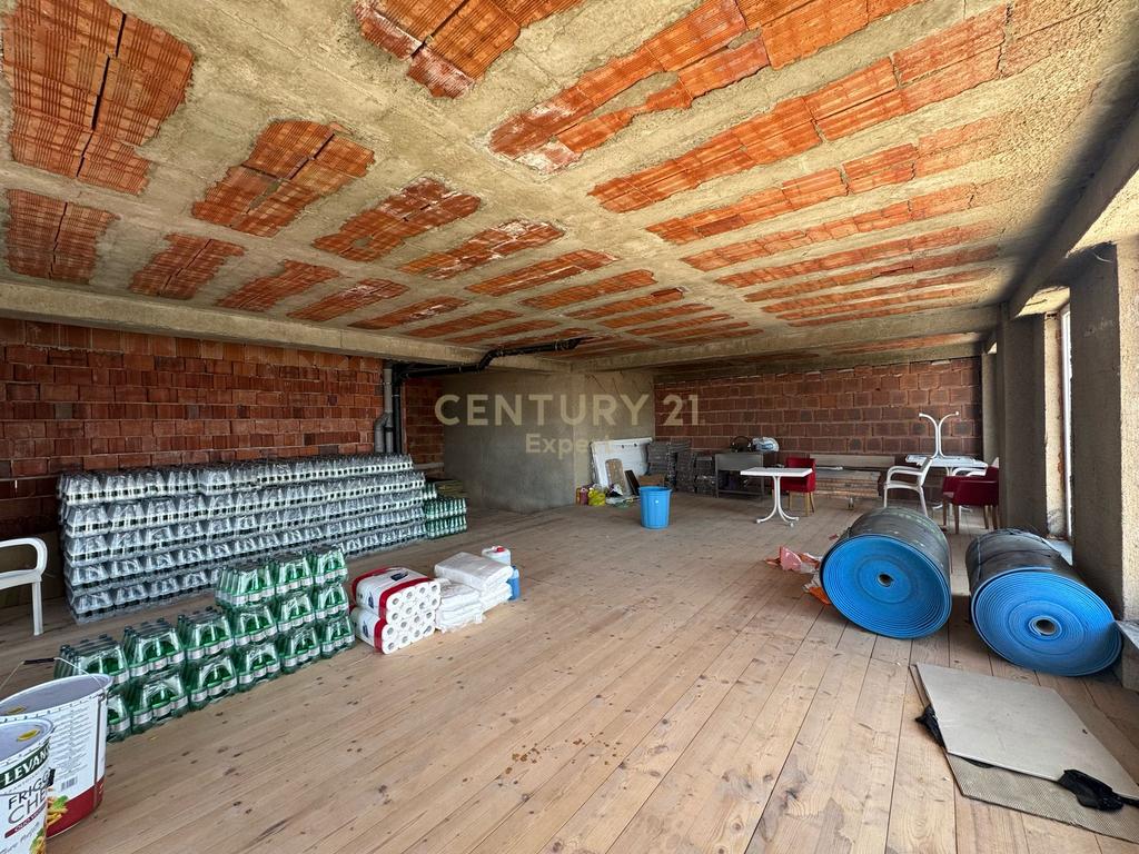 Duplex-apartment zum verkauf im Sauk-viertel!!