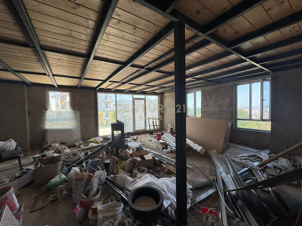 Duplex-apartment zum verkauf im Sauk-viertel!!