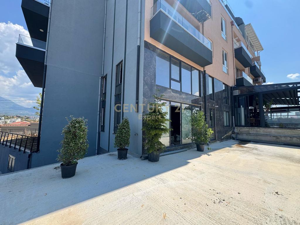 Duplex-apartment zum verkauf im Sauk-viertel!!