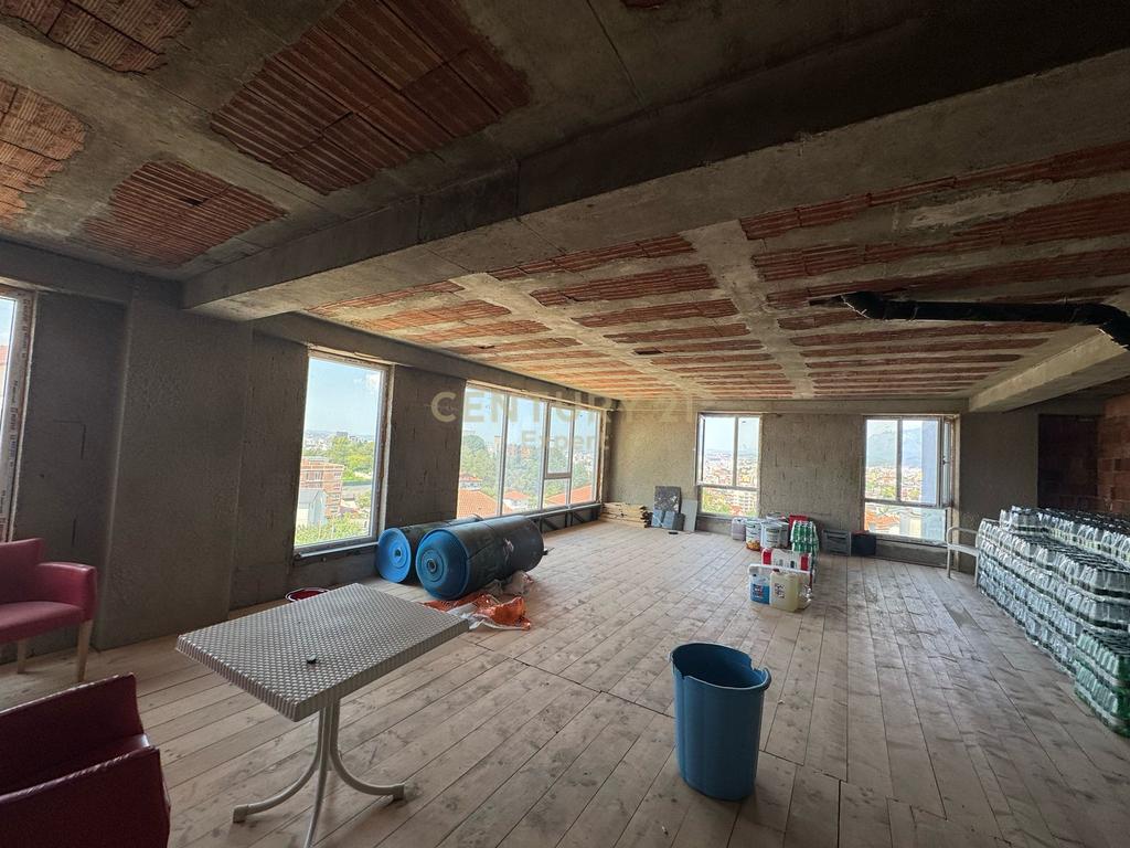 Duplex-apartment zum verkauf im Sauk-viertel!!
