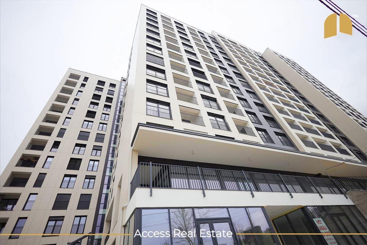 Lokal me qira – 1 hapësirë pune – Velani (3)