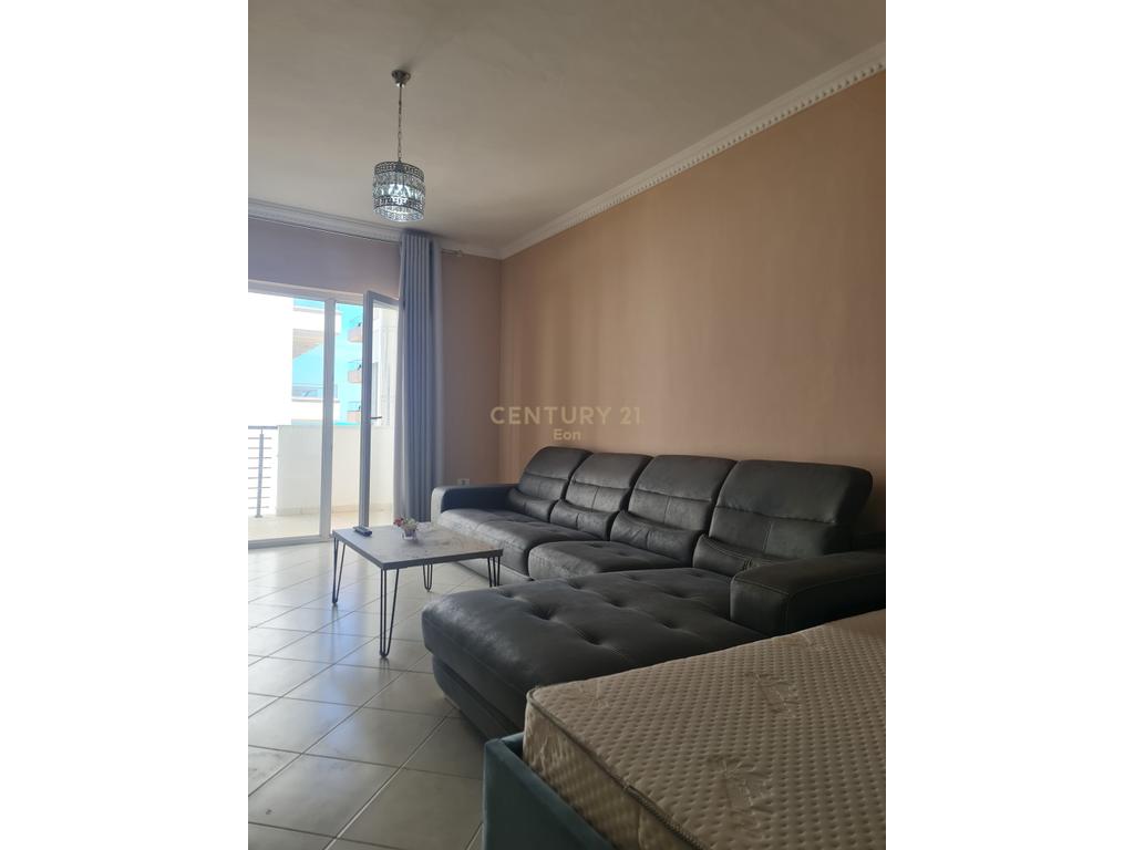 Apartment 1+1 for sale 30m from the sea and garage in qerret!