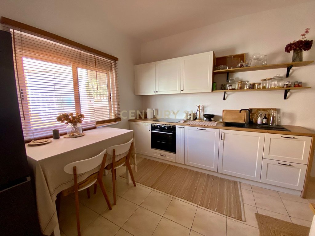 Shitet apartament 2+1 ne plazh, iliria!