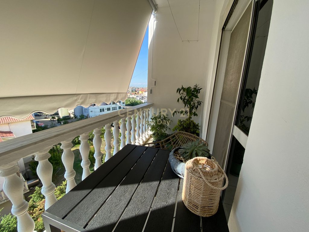 Shitet apartament 2+1 ne plazh, iliria!
